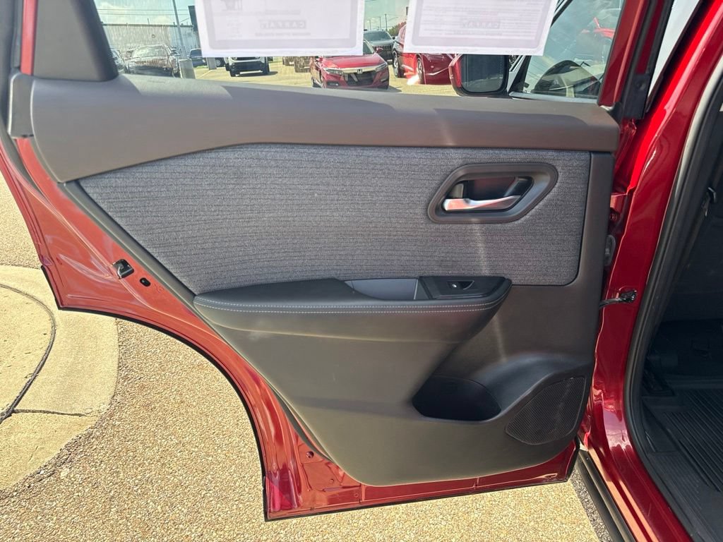 Used 2022 Nissan Rogue SV AWD/4WD image 30