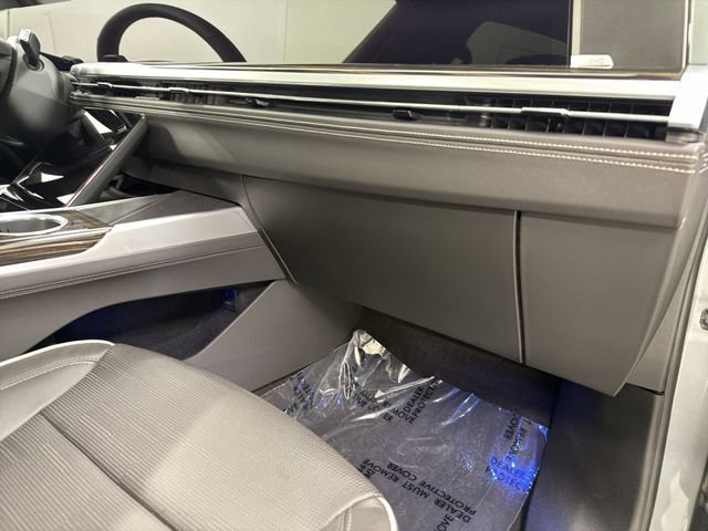 Certified 2025 Cadillac Escalade ESV Premium Luxury AWD/4WD image 26
