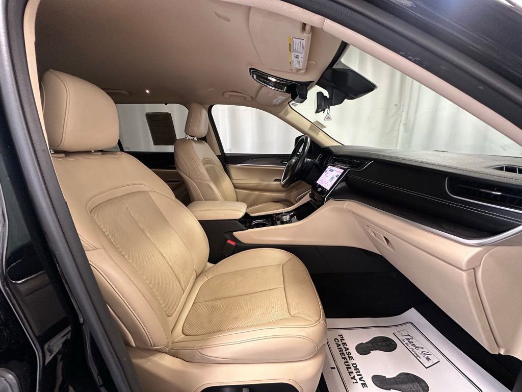 Used 2021 Jeep Grand Cherokee L Limited w/ Luxury Tech Group II image 21