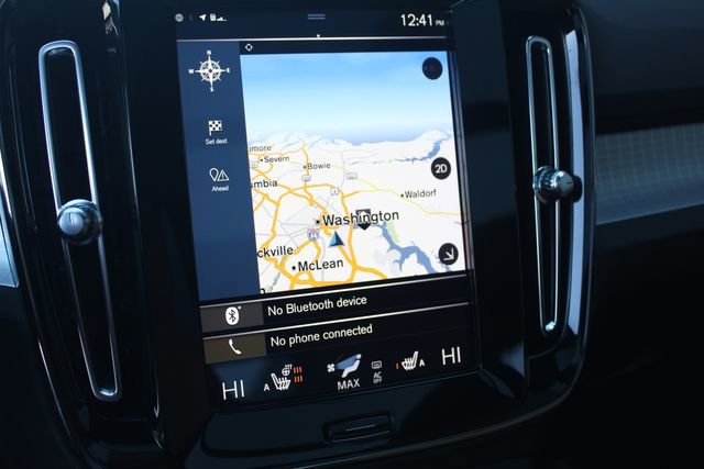 Used 2020 Volvo XC40 T5 Momentum w/ Protection Package Premier image 21