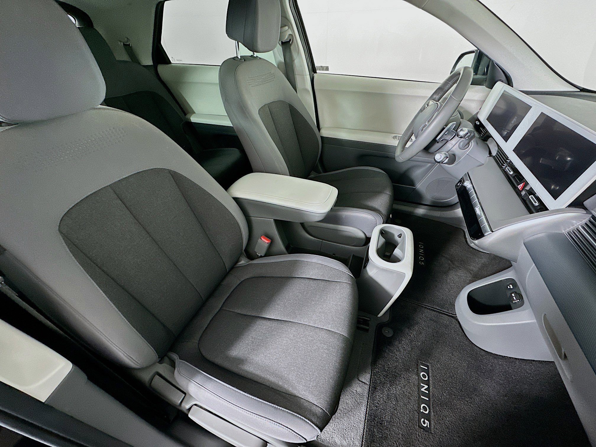 Used 2023 Hyundai Ioniq 5 SE image 30