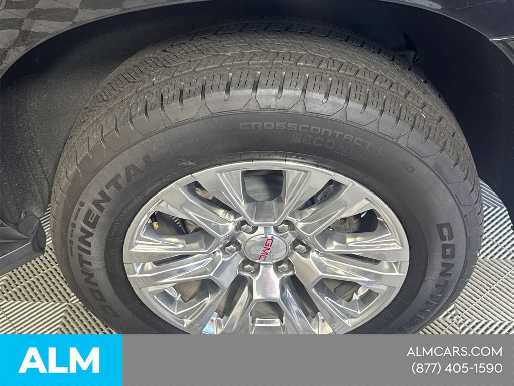 Used 2024 GMC Yukon Denali w/ Advanced Technology Package AWD/4WD image 23