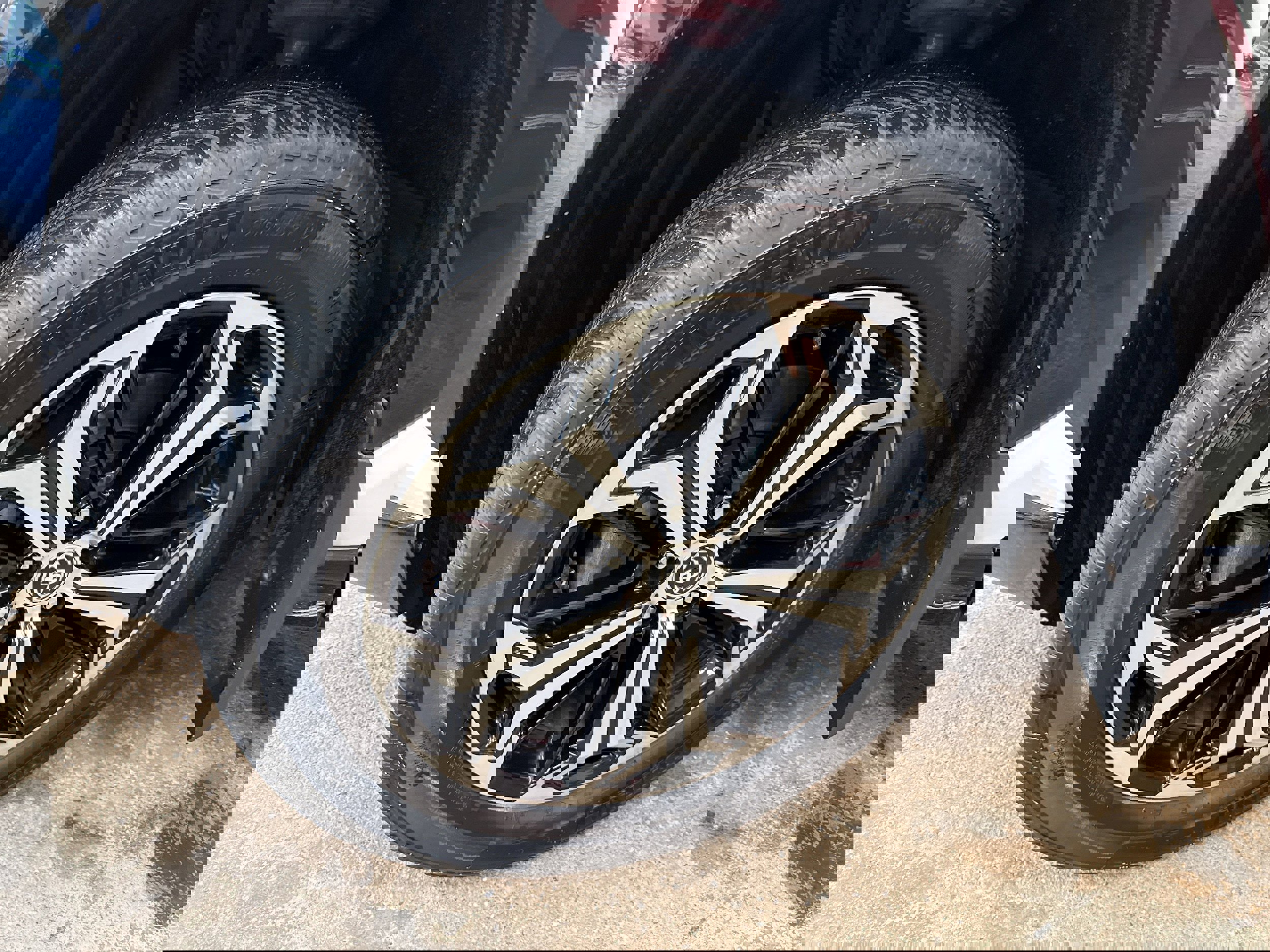 Used 2021 Toyota RAV4 XSE w/ Premium Package image 4