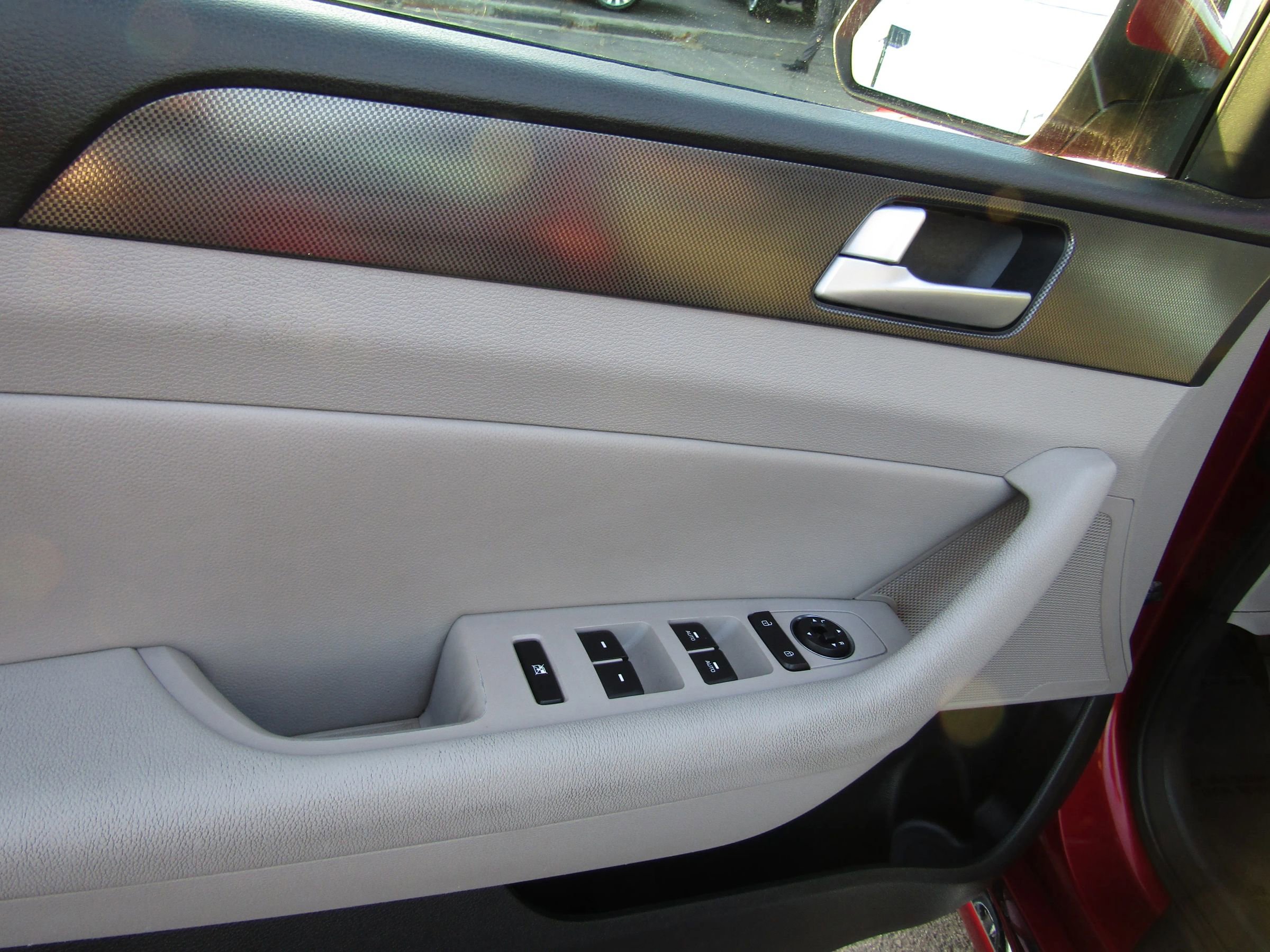 Used 2015 Hyundai Sonata Sport w/ Option Group 03 image 14