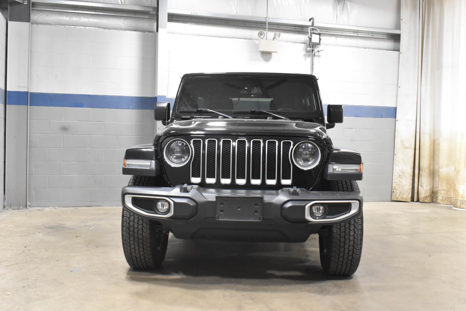Used 2023 Jeep Wrangler Unlimited Sahara w/ LED Lighting Group AWD/4WD image 28