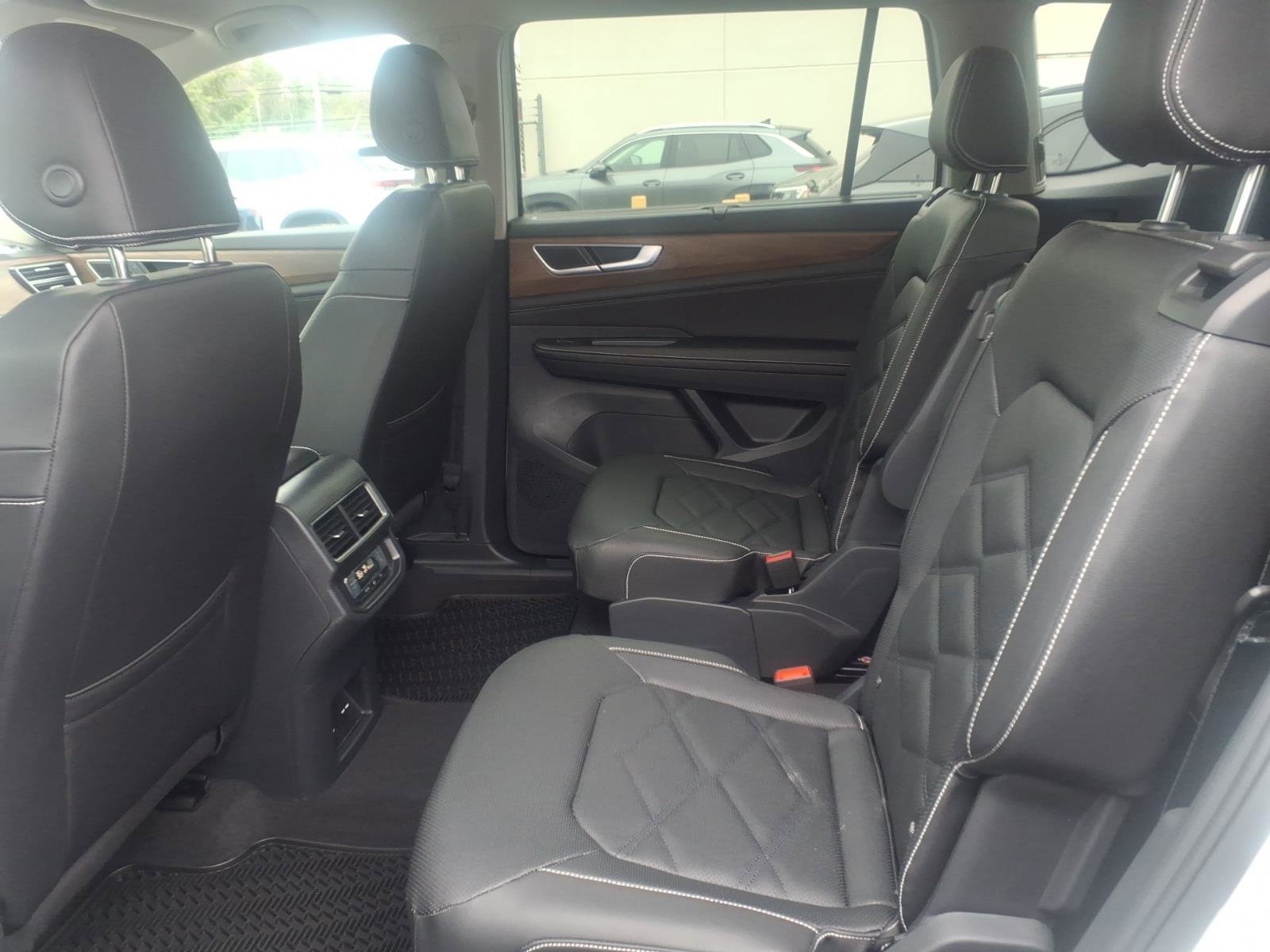 New 2026 Volkswagen Atlas SE image 9