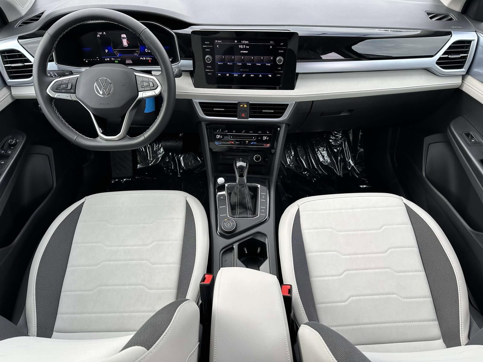 New 2026 Volkswagen Taos SE image 11