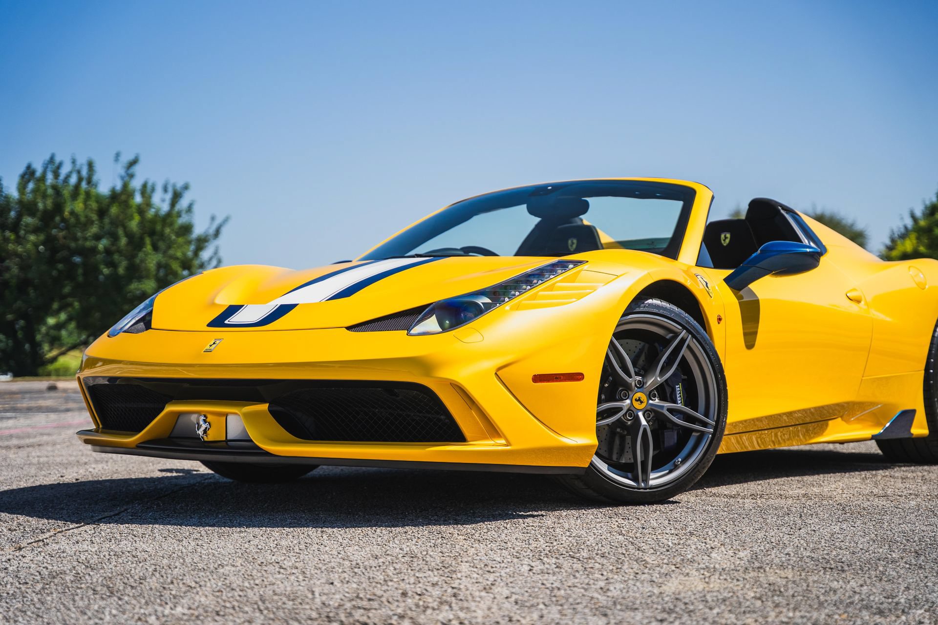 Used 2015 Ferrari 458 Speciale A RWD image 4