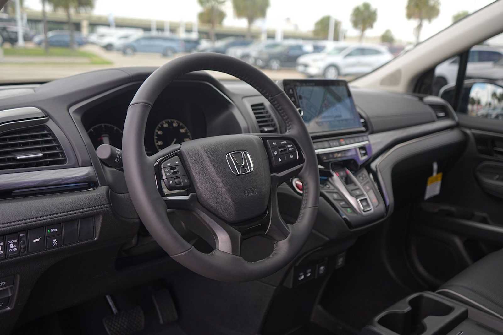 Used 2026 Honda Odyssey Elite image 2