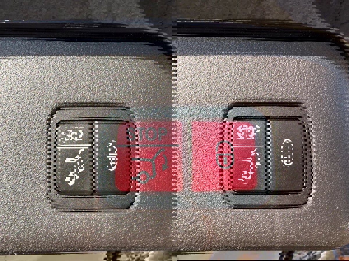 Used 2017 Mercedes-Benz GLE 350 4MATIC image 34