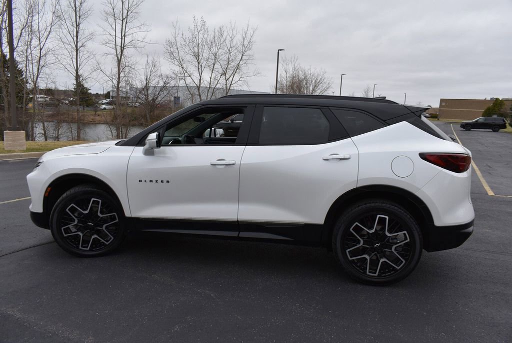 Used 2023 Chevrolet Blazer RS w/ Driver Confidence II Package AWD/4WD image 9