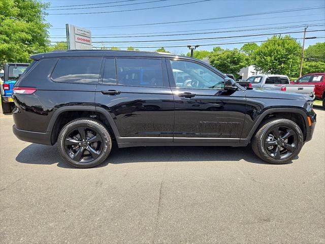Certified 2025 Jeep Grand Cherokee L Limited w/ Luxury Tech Group II AWD/4WD image 7