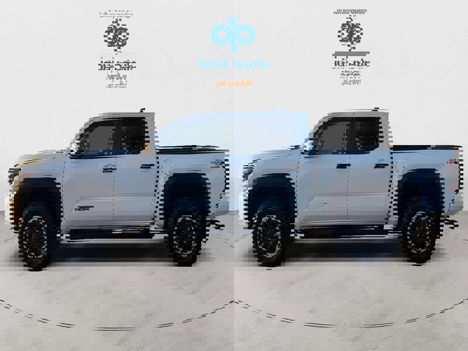 Used 2025 Toyota Tacoma TRD Off-Road image 3