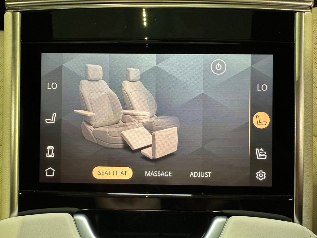 New 2025 Land Rover Range Rover Autobiography AWD/4WD image 15