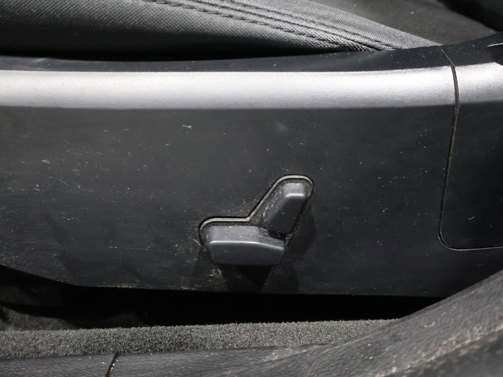 Used 2014 Dodge Avenger SE image 9