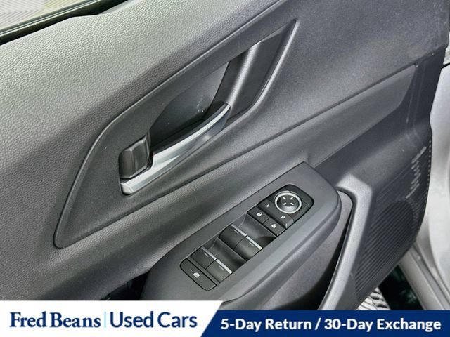 Used 2025 Toyota Prius Plug-In Hybrid FWD image 25