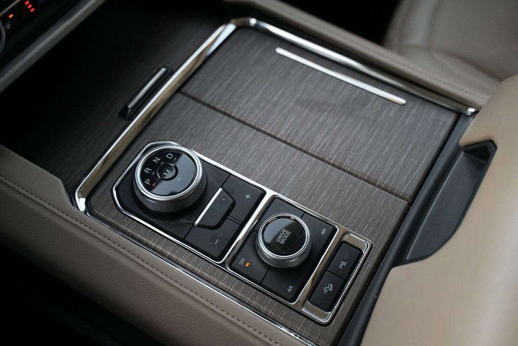 Used 2024 Ford Expedition Max Limited image 30