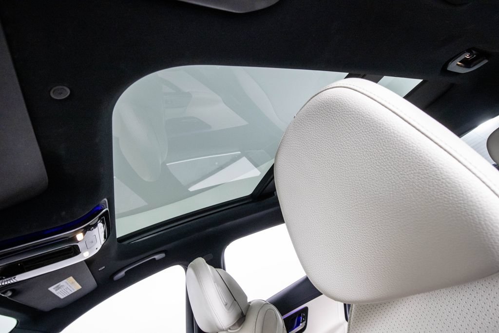 Used 2025 Mercedes-Benz GLC 300 image 27