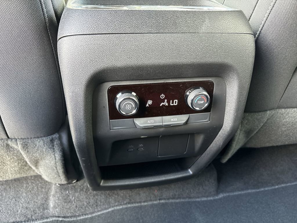 New 2025 Chevrolet Traverse LT image 21