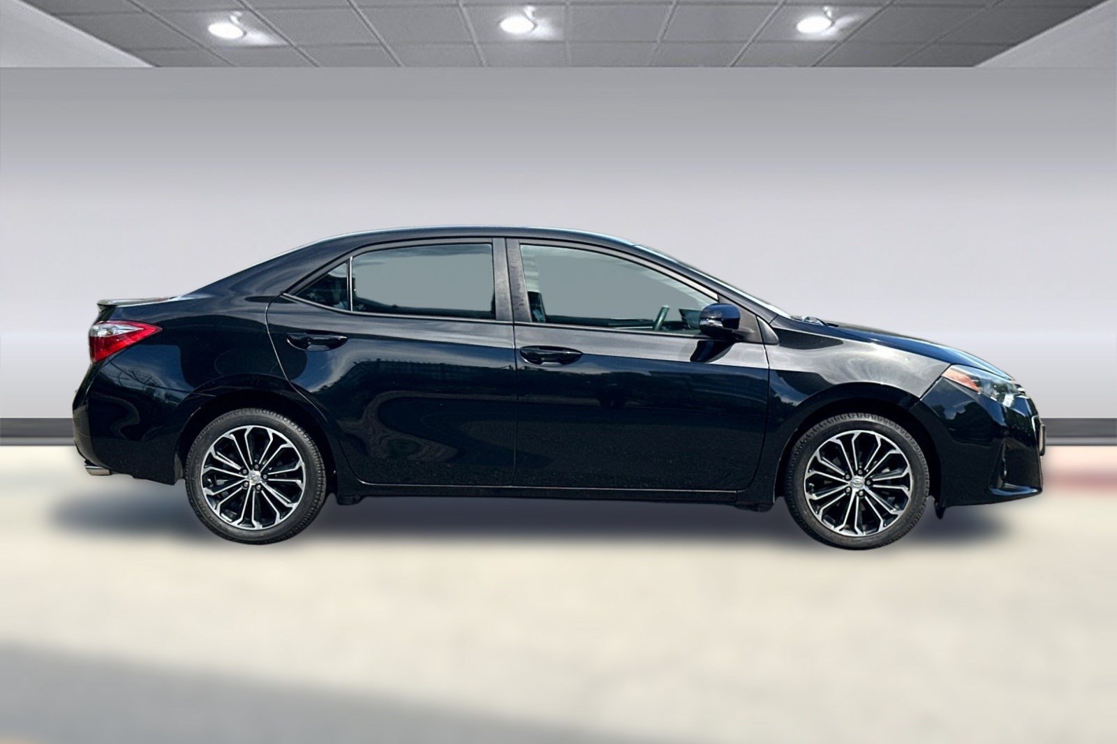 Used 2015 Toyota Corolla S FWD image 8
