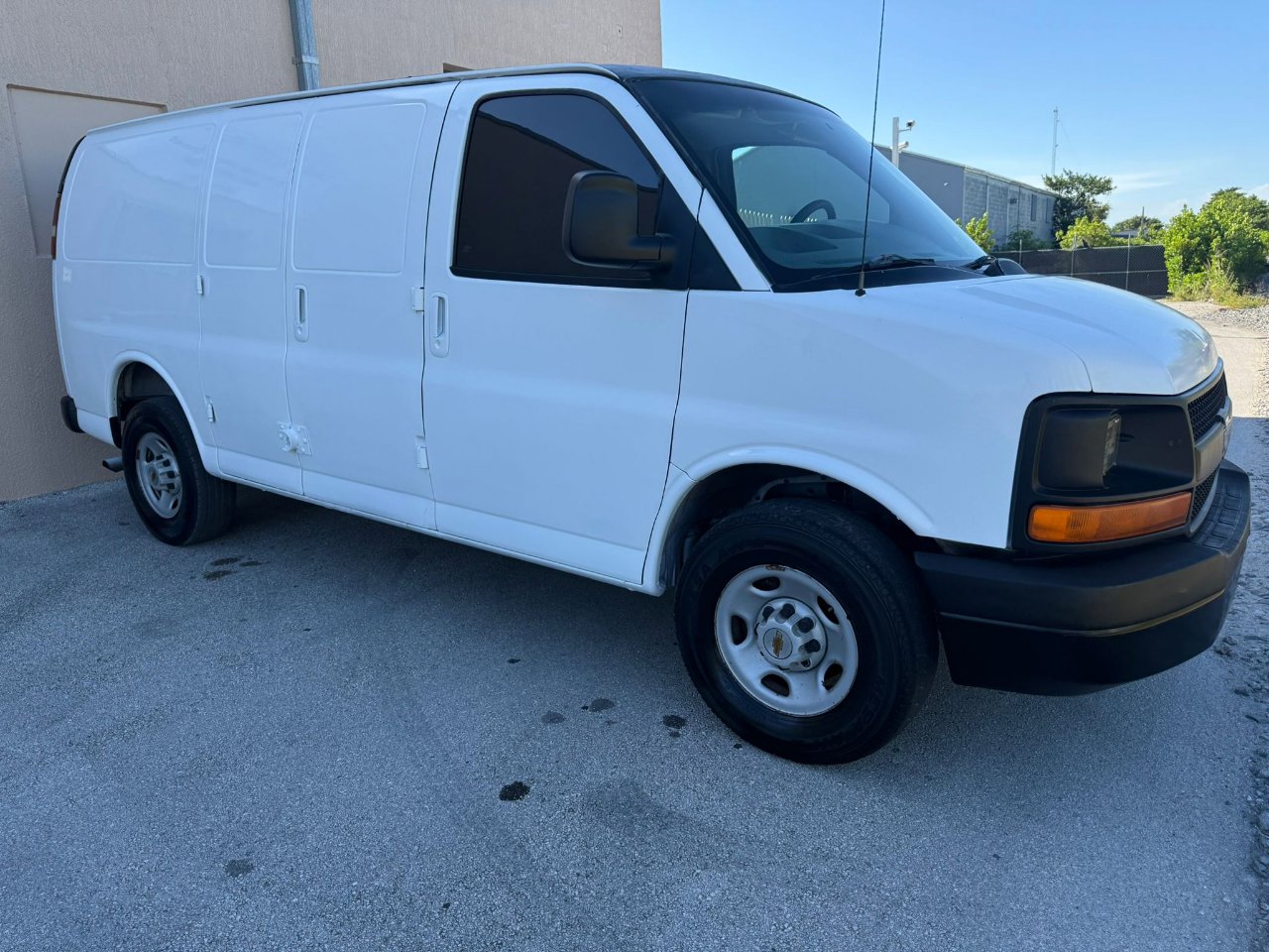 Used 2003 Chevrolet Express 3500 image 8