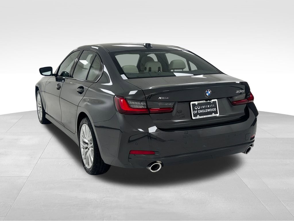Used 2023 BMW 330i xDrive Sedan w/ Premium Package image 5