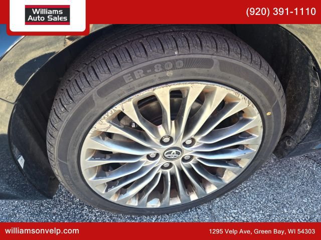 Used 2016 Toyota Avalon Limited w/ Toyota Safety Sense Package FWD image 10