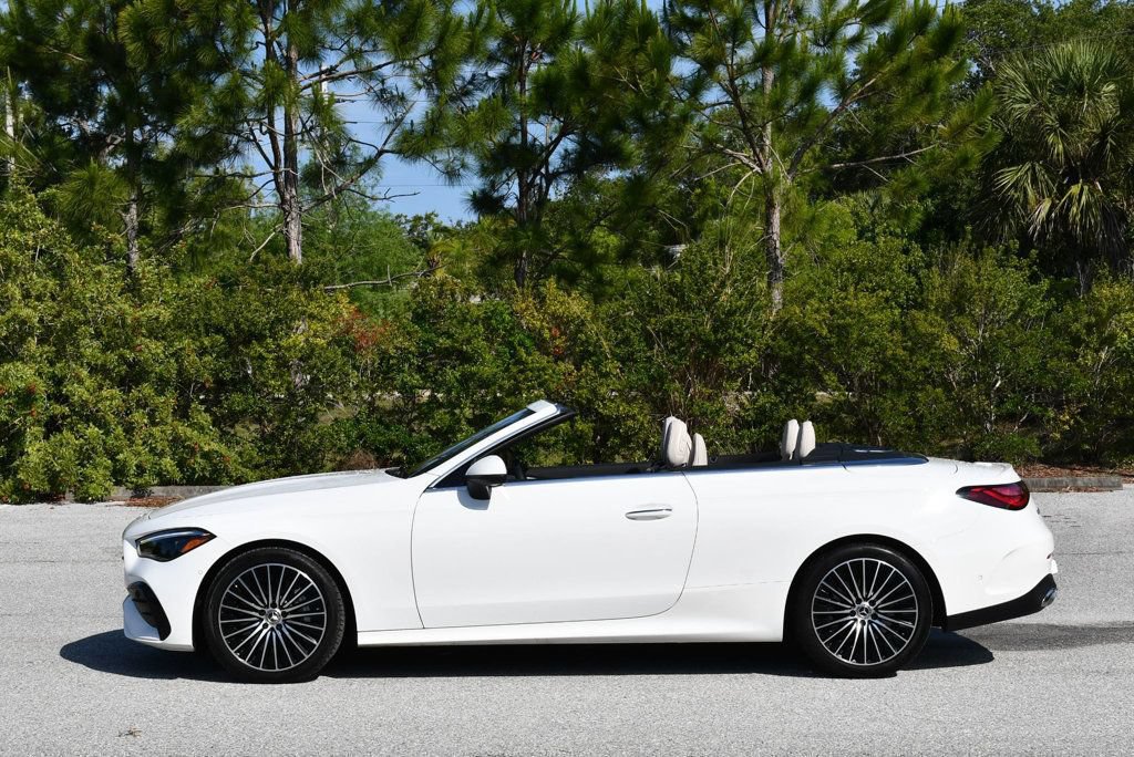 Used 2024 Mercedes-Benz CLE 450 4MATIC Cabriolet image 30