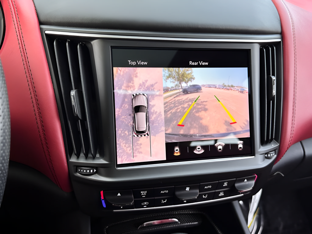 Used 2023 Maserati Levante GT AWD/4WD image 7