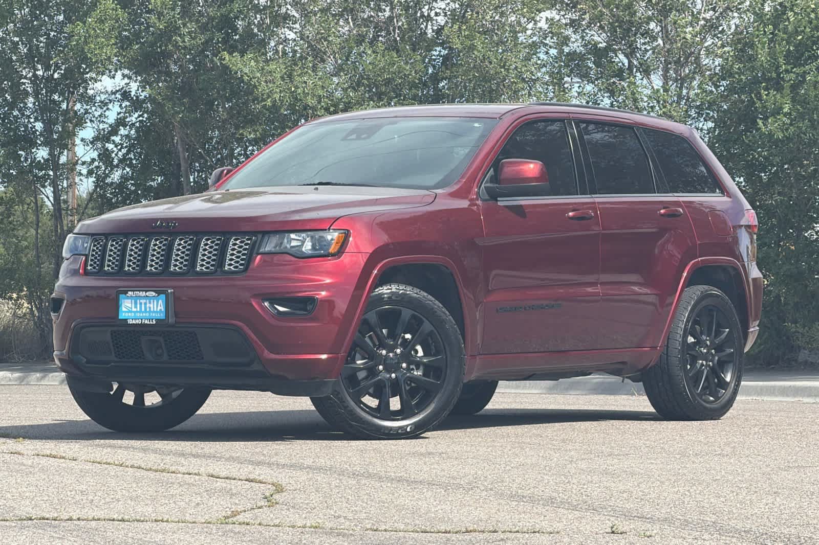 Used 2020 Jeep Grand Cherokee Altitude