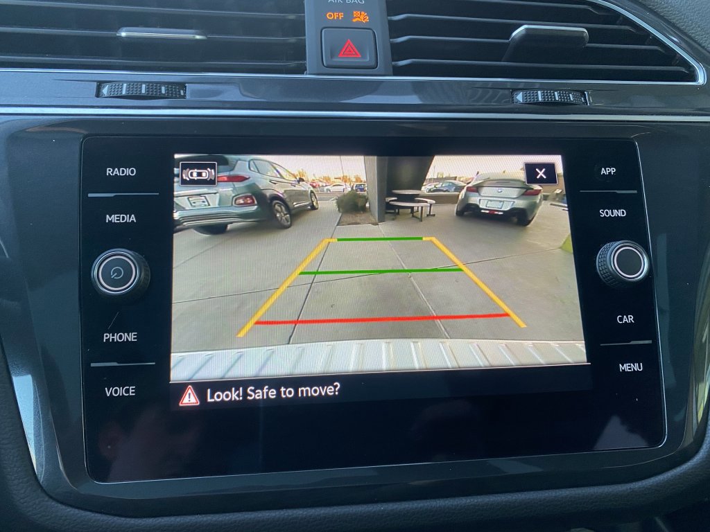 Used 2023 Volkswagen Tiguan SE w/ Panoramic Sunroof Package image 36