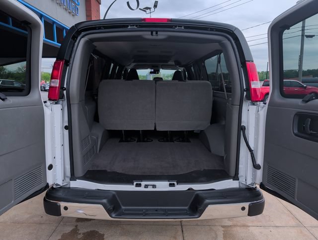 Used 2025 Chevrolet Express 3500 LT w/ LT Preferred Equipment Group RWD image 21