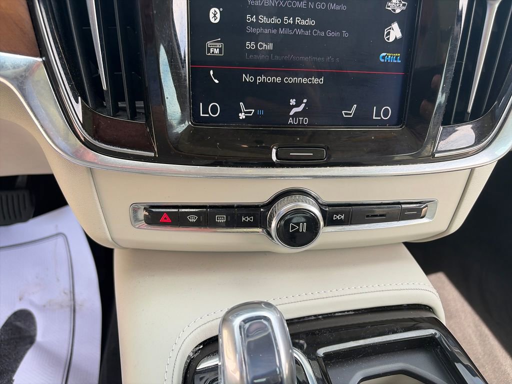 Used 2019 Volvo S90 T8 Inscription w/ Advanced Package AWD/4WD image 24