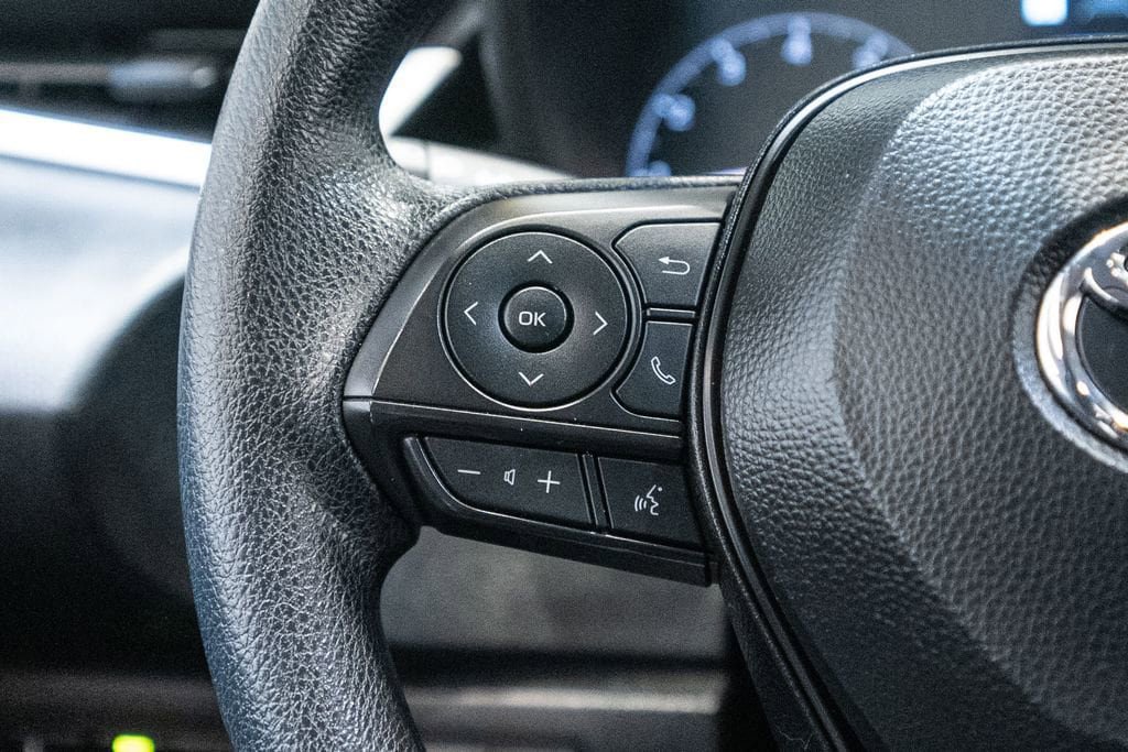Certified 2025 Toyota Corolla LE image 18