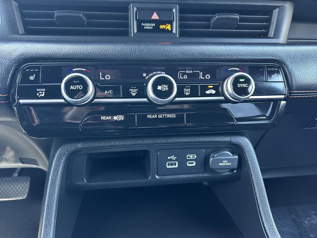 Used 2025 Honda Pilot Sport image 18