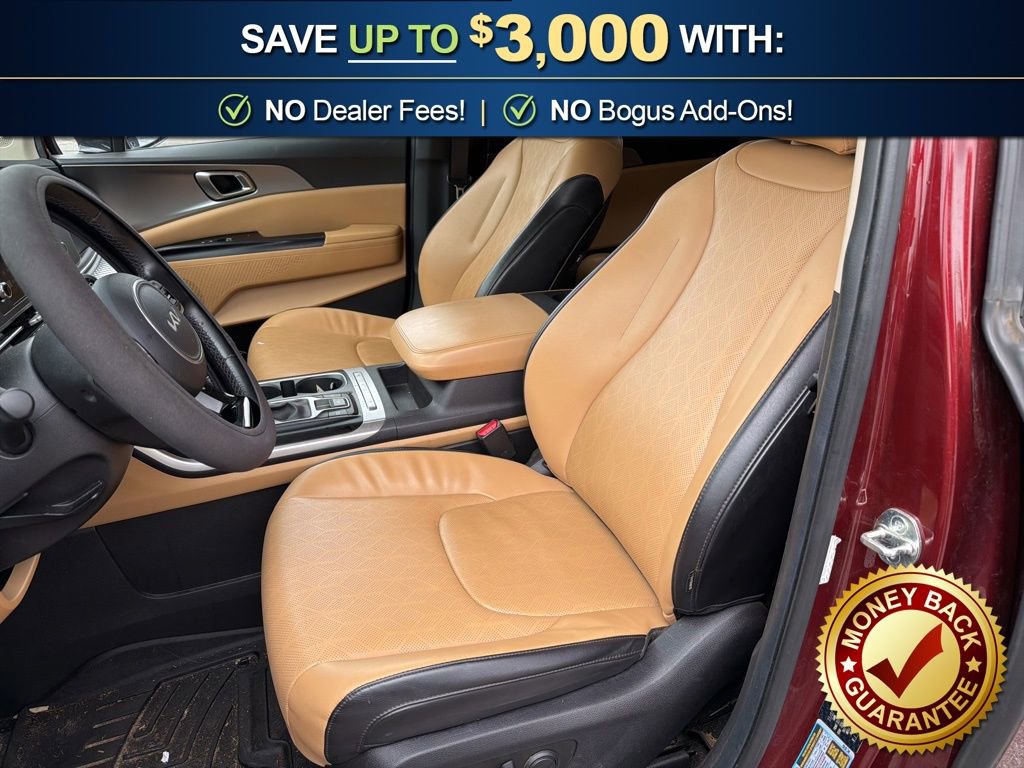 Used 2023 Kia Carnival LX FWD image 13