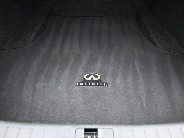 Used 2017 INFINITI Q70 L 3.7 image 29