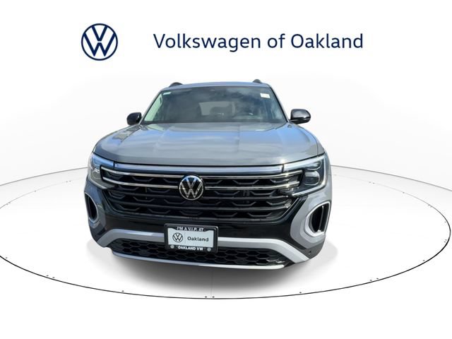 New 2026 Volkswagen Atlas Peak Edition AWD/4WD image 3