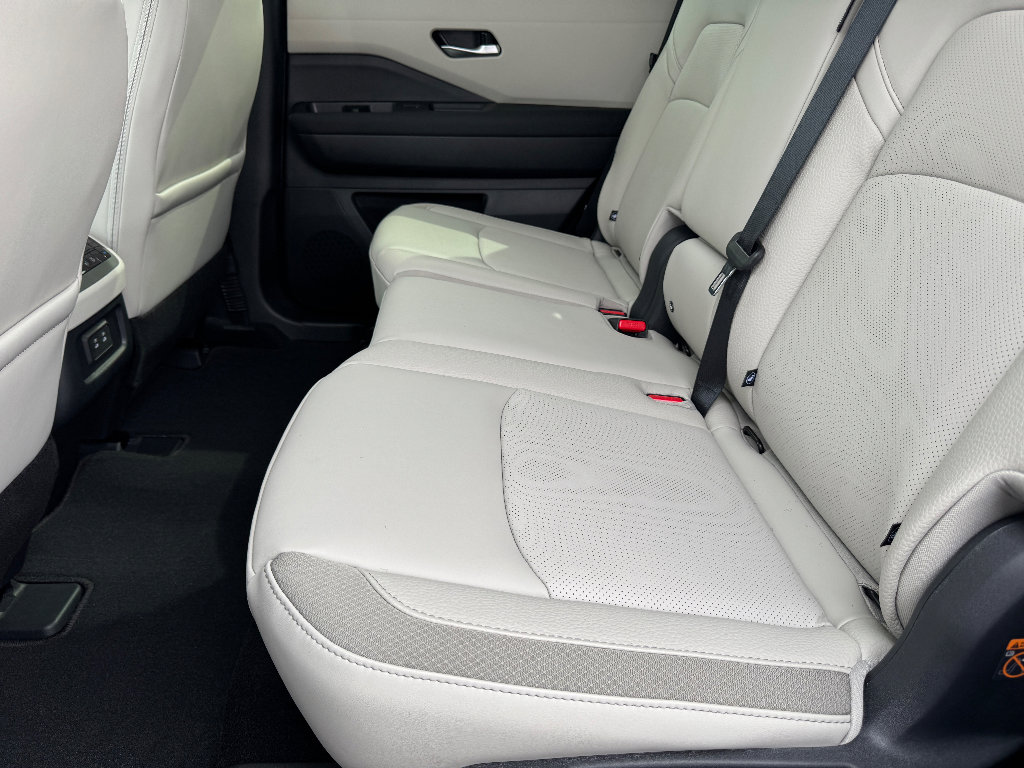 New 2026 Nissan Pathfinder SL AWD/4WD image 21