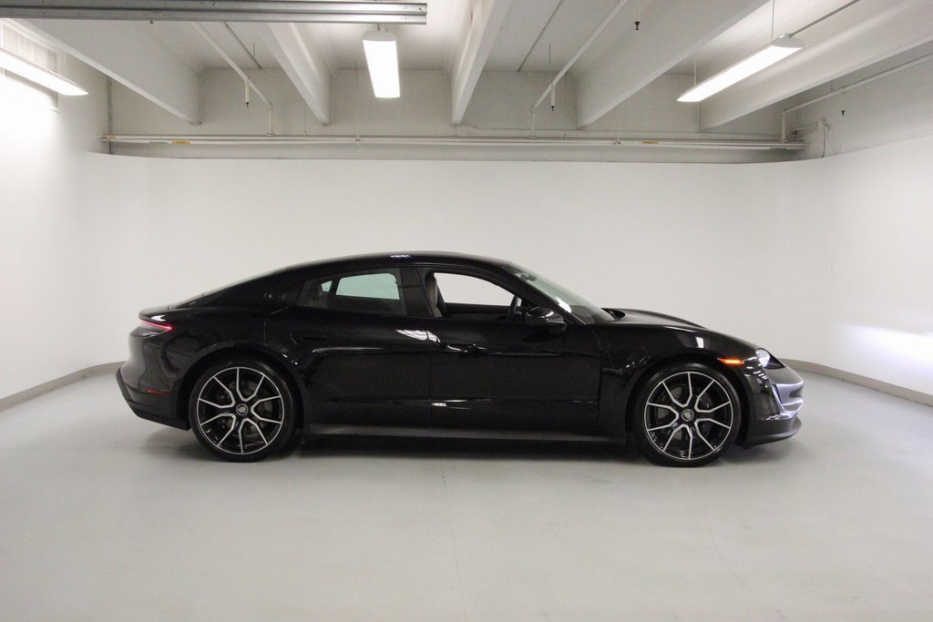 Used 2022 Porsche Taycan image 5