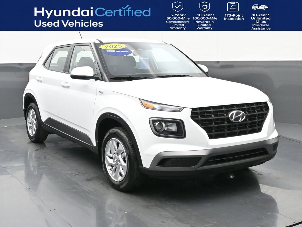 Certified 2025 Hyundai Venue SE image 1