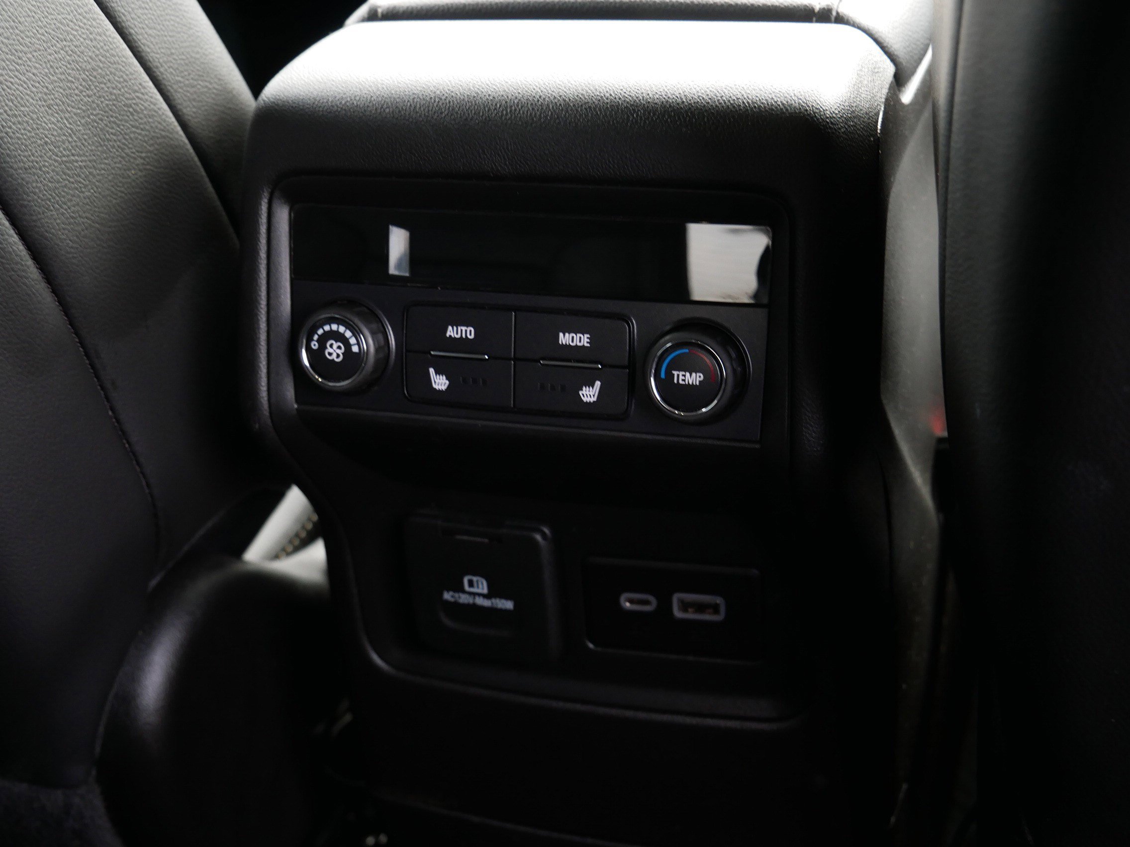 Used 2023 GMC Acadia SLT w/ Preferred Package image 12