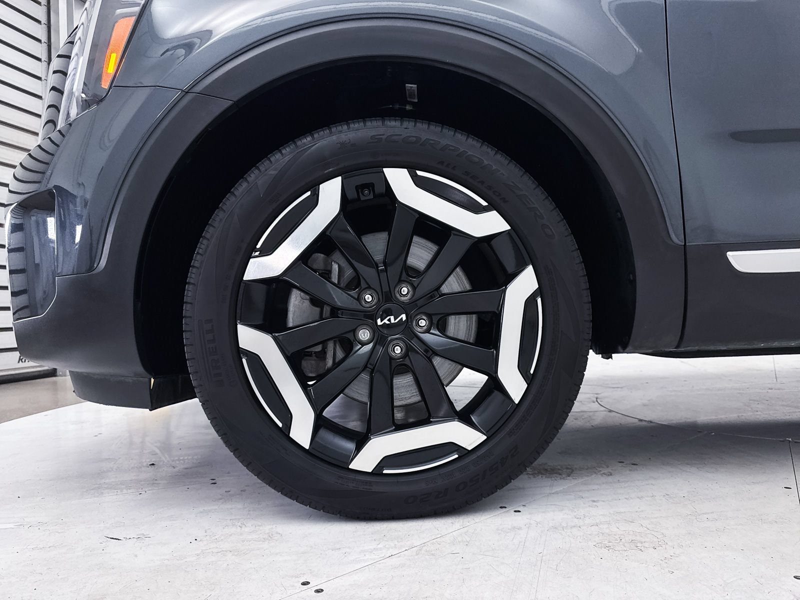 Used 2023 Kia Telluride S AWD/4WD image 16