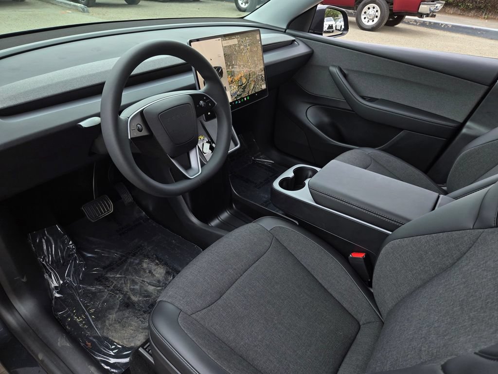 Used 2026 Tesla Model Y AWD image 10