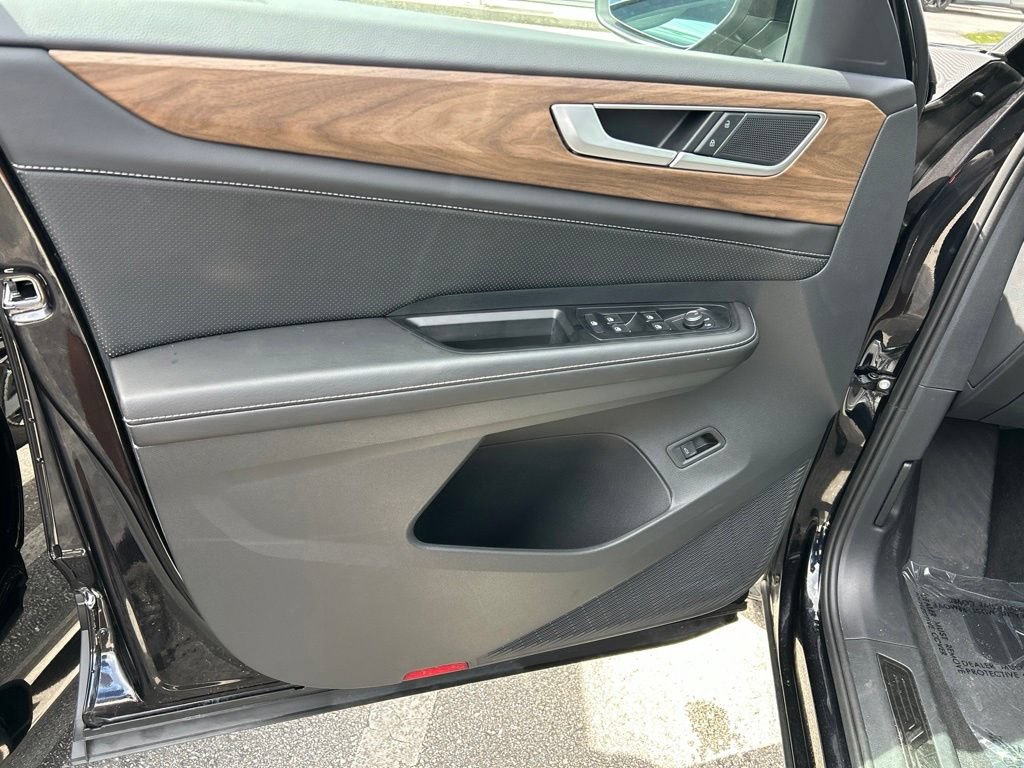 Certified 2026 Volkswagen Atlas SE w/ Panoramic Sunroof Package FWD image 17