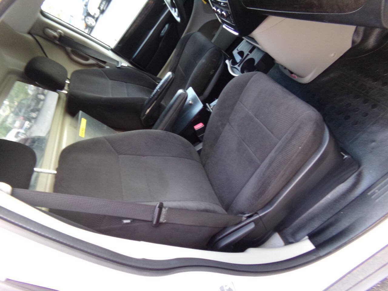 Used 2013 RAM C/V Tradesman FWD image 17