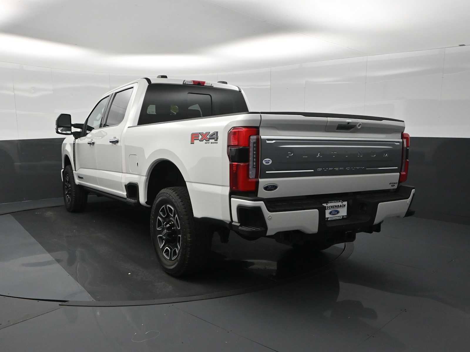 Used 2024 Ford F250 4x4 Crew Cab Super Duty image 7