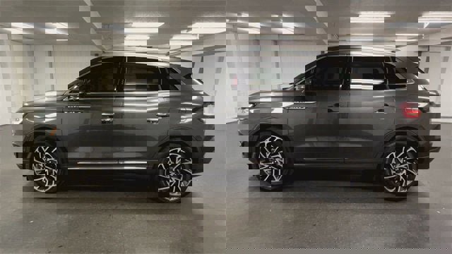 Used 2020 Lincoln Nautilus Reserve w/ Equipment Group 201A image 5