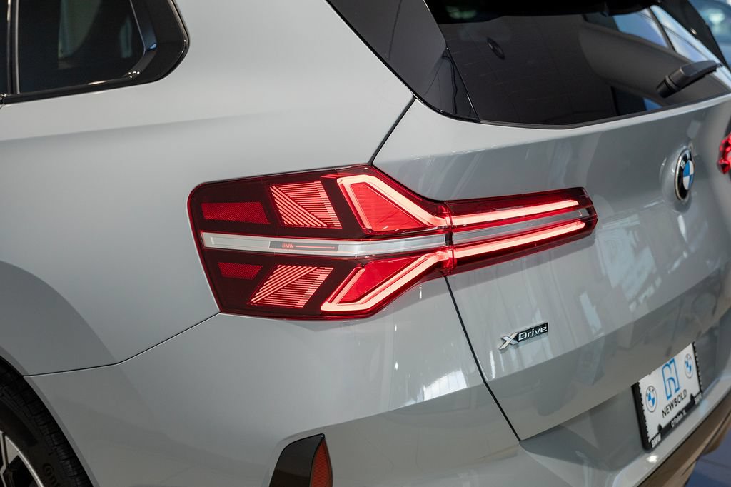 New 2026 BMW X3 xDrive30i w/ Premium Package AWD/4WD image 3