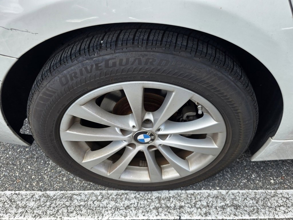 Used 2018 BMW 320i Sedan image 9